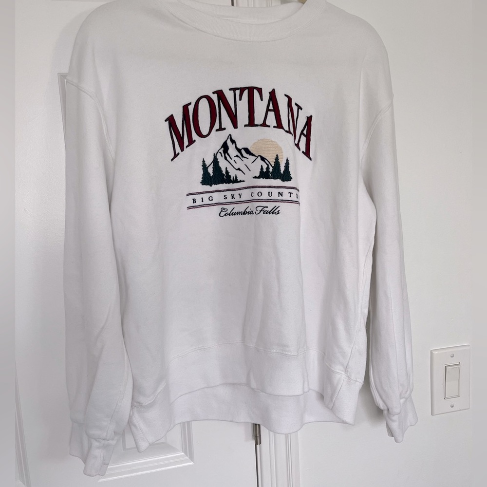 a&f white montana sweatshirt